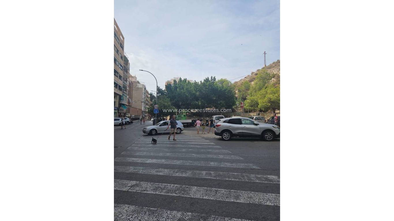 Reventa - Propiedad comercial - Alicante - Raval Roig-Virgen del Socorro