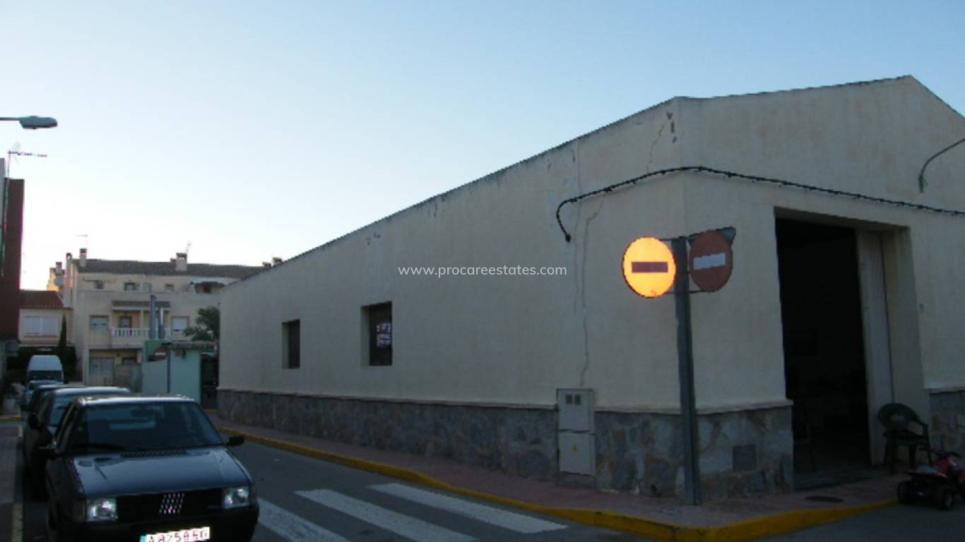 Reventa - Propiedad comercial - Daya Vieja