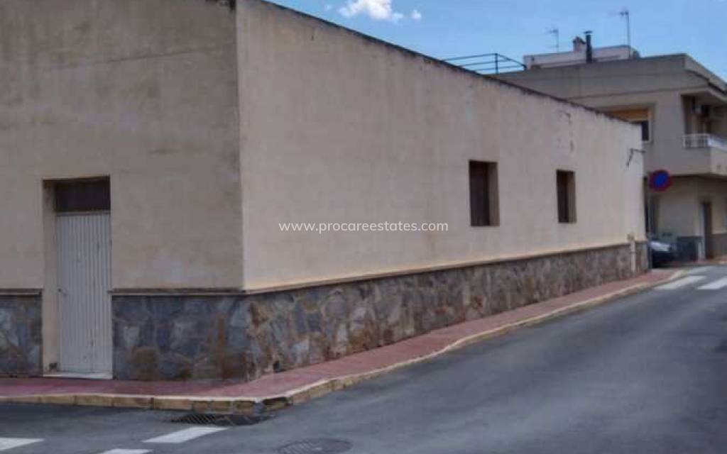 Reventa - Propiedad comercial - Daya Vieja