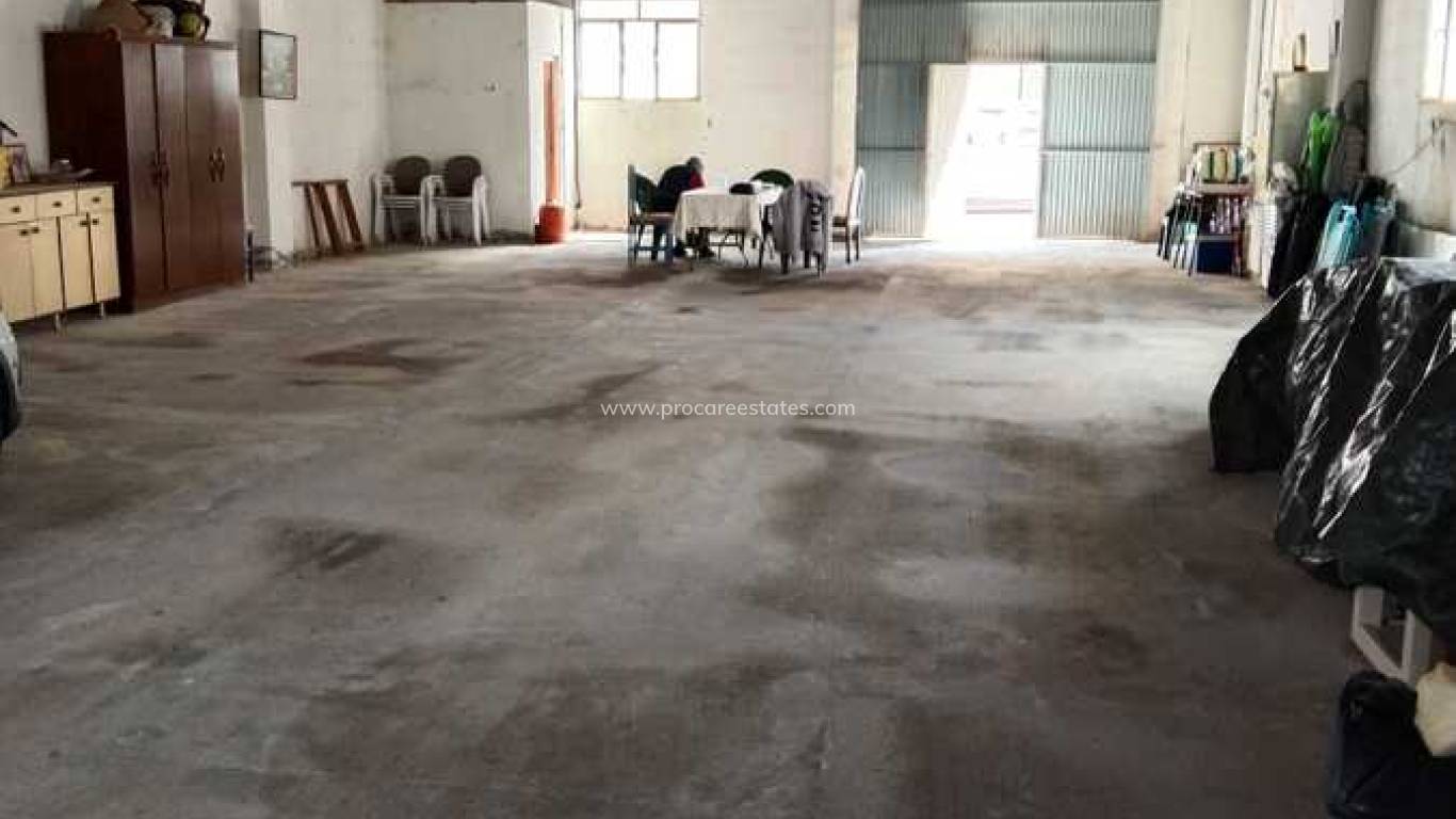 Reventa - Propiedad comercial - Daya Vieja