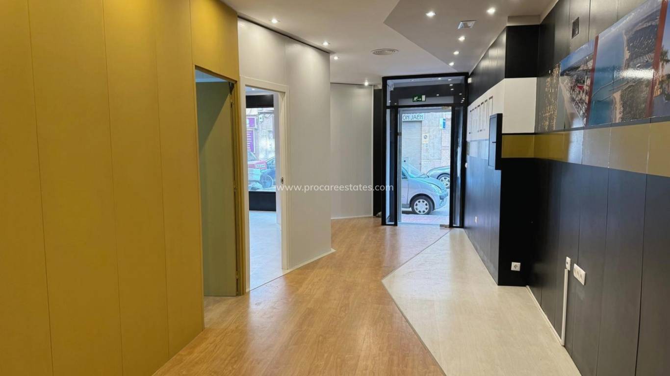 Reventa - Propiedad comercial - Guardamar del Segura - Centro