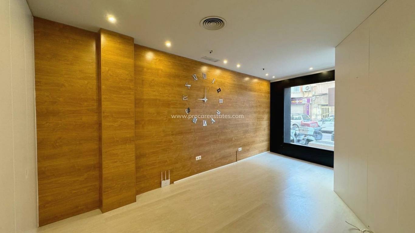 Reventa - Propiedad comercial - Guardamar del Segura - Centro