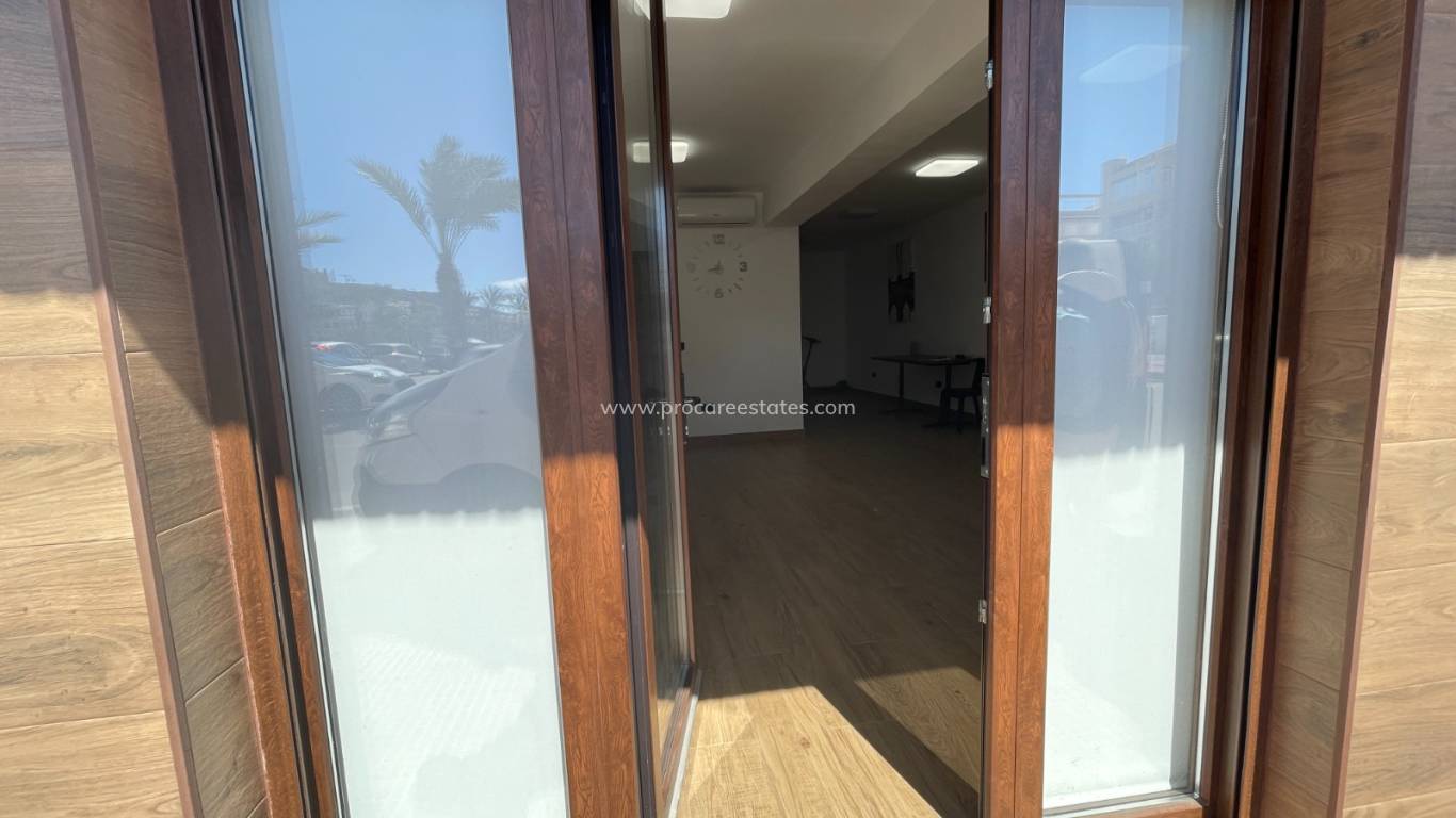 Reventa - Propiedad comercial - Guardamar del Segura - Comunidad Valenciana