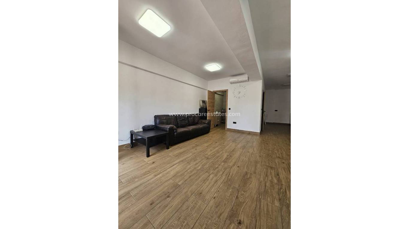 Reventa - Propiedad comercial - Guardamar del Segura - Town Guardamar