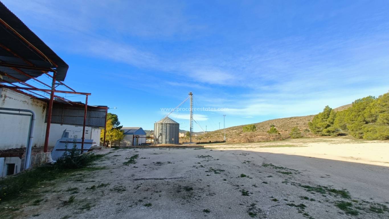 Reventa - Propiedad comercial - Hondon De Los Frailes