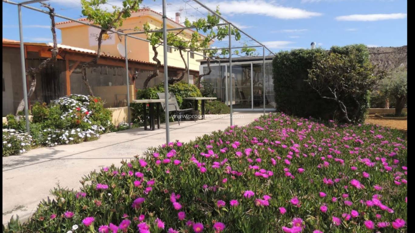 Reventa - Propiedad comercial - Huercal-Overa