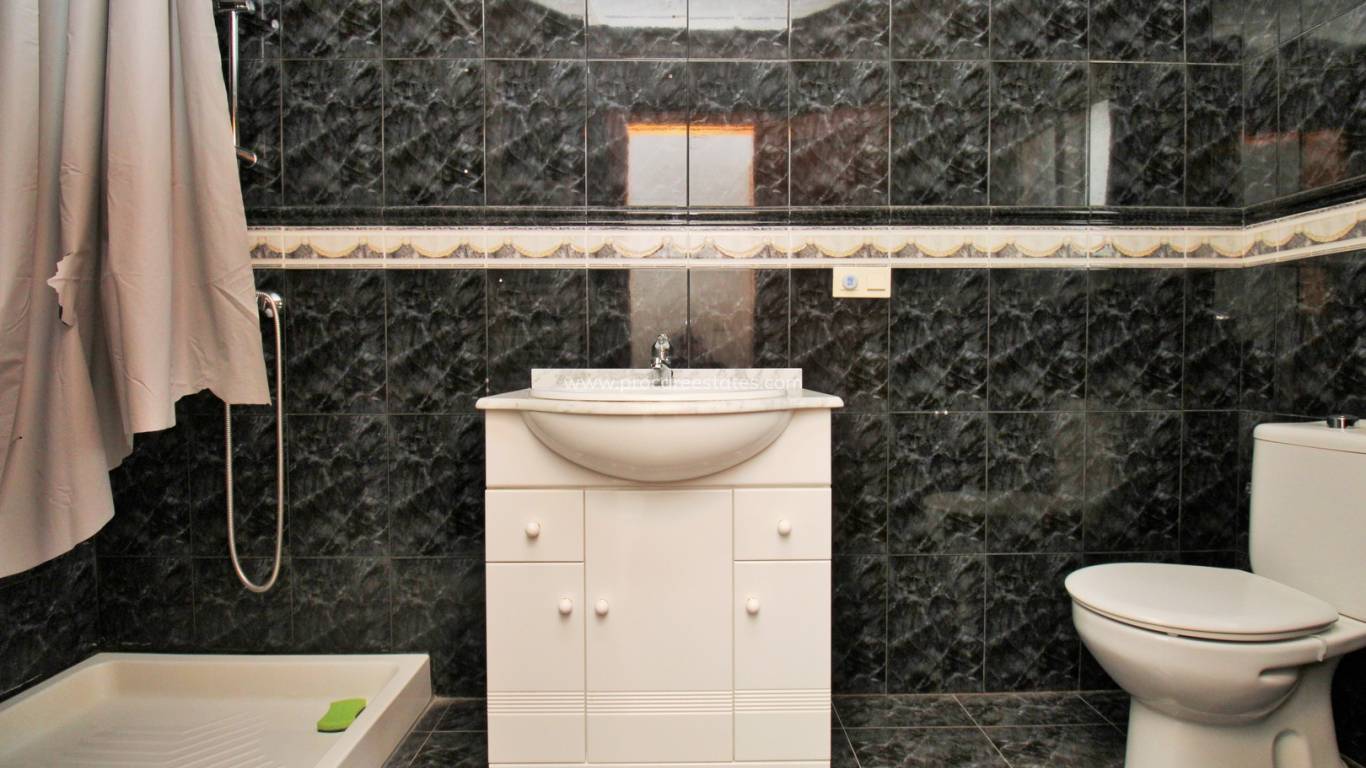 Reventa - Propiedad comercial - Orihuela Costa - Villamartin