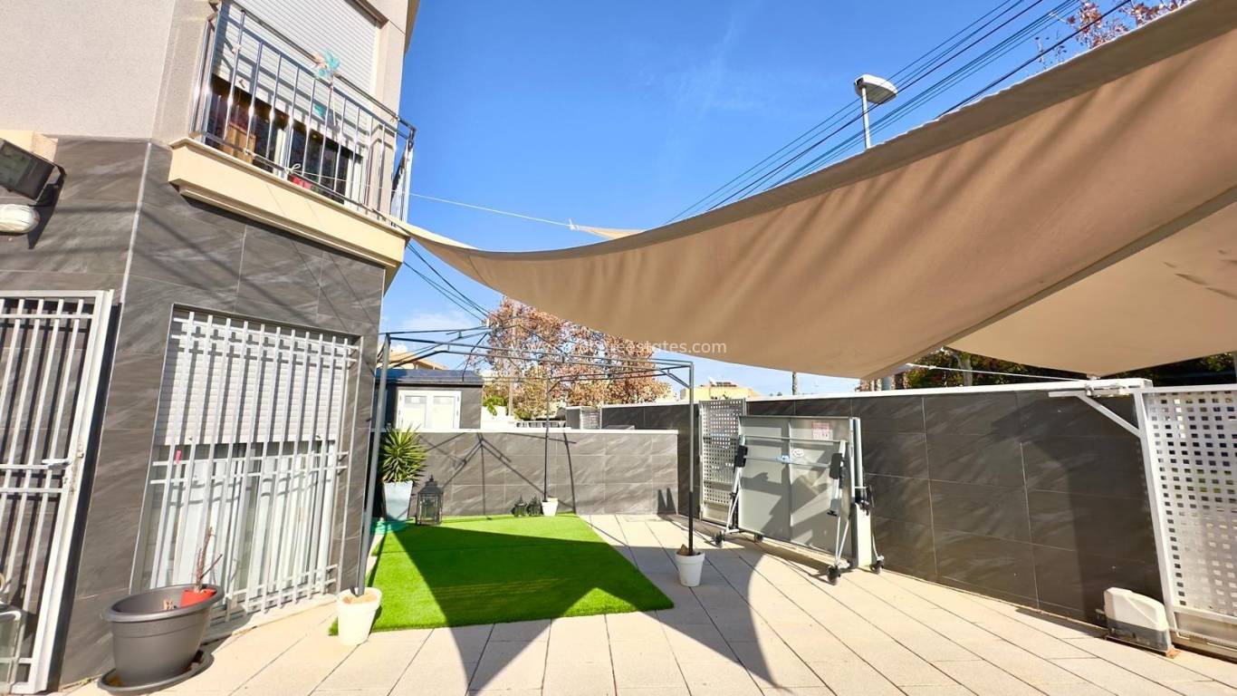 Reventa - Propiedad comercial - Torrevieja - Playa Del Cura