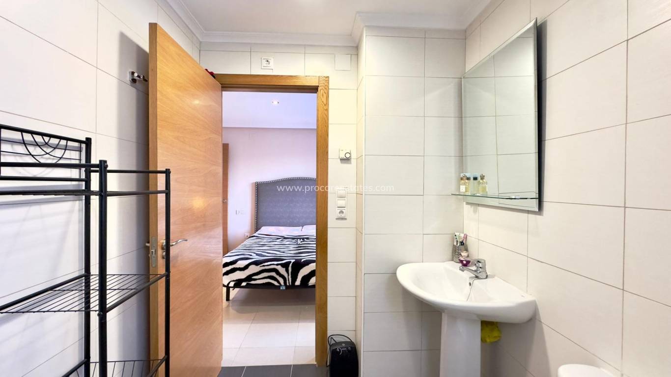 Reventa - Propiedad comercial - Torrevieja - Playa Del Cura