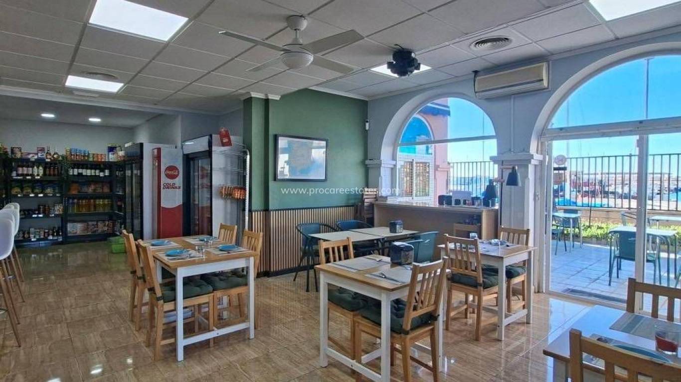 Reventa - Propiedad comercial - Torrevieja - Puerto