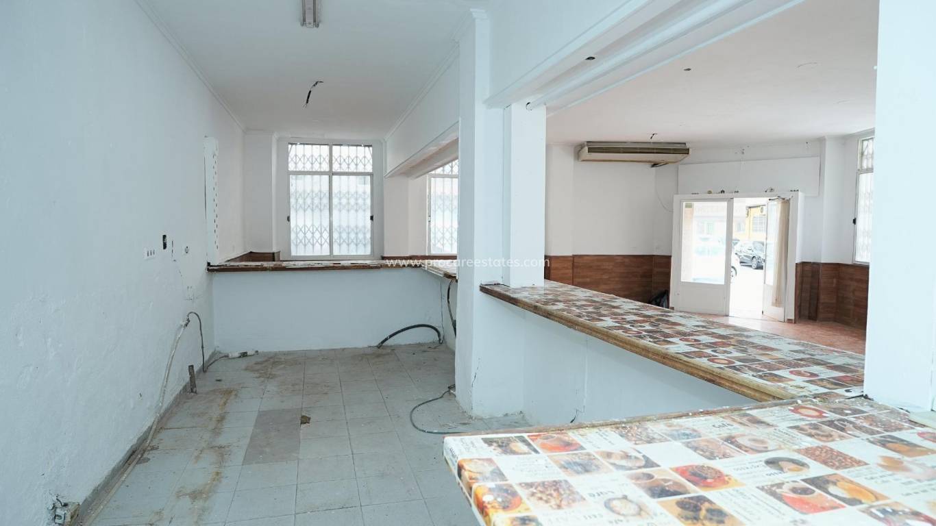 Reventa - Propiedad comercial - Torrevieja - Torrevieja Center