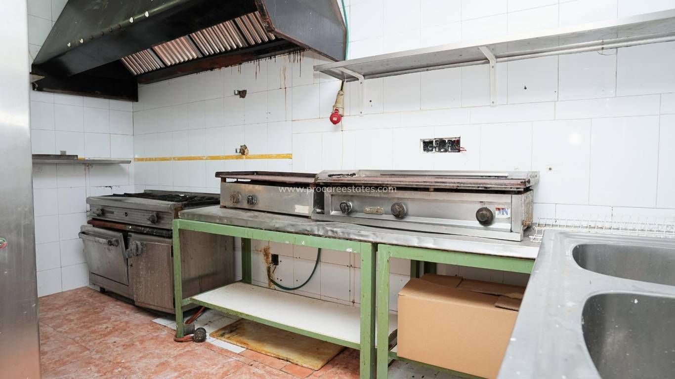 Reventa - Propiedad comercial - Torrevieja - Torrevieja Center