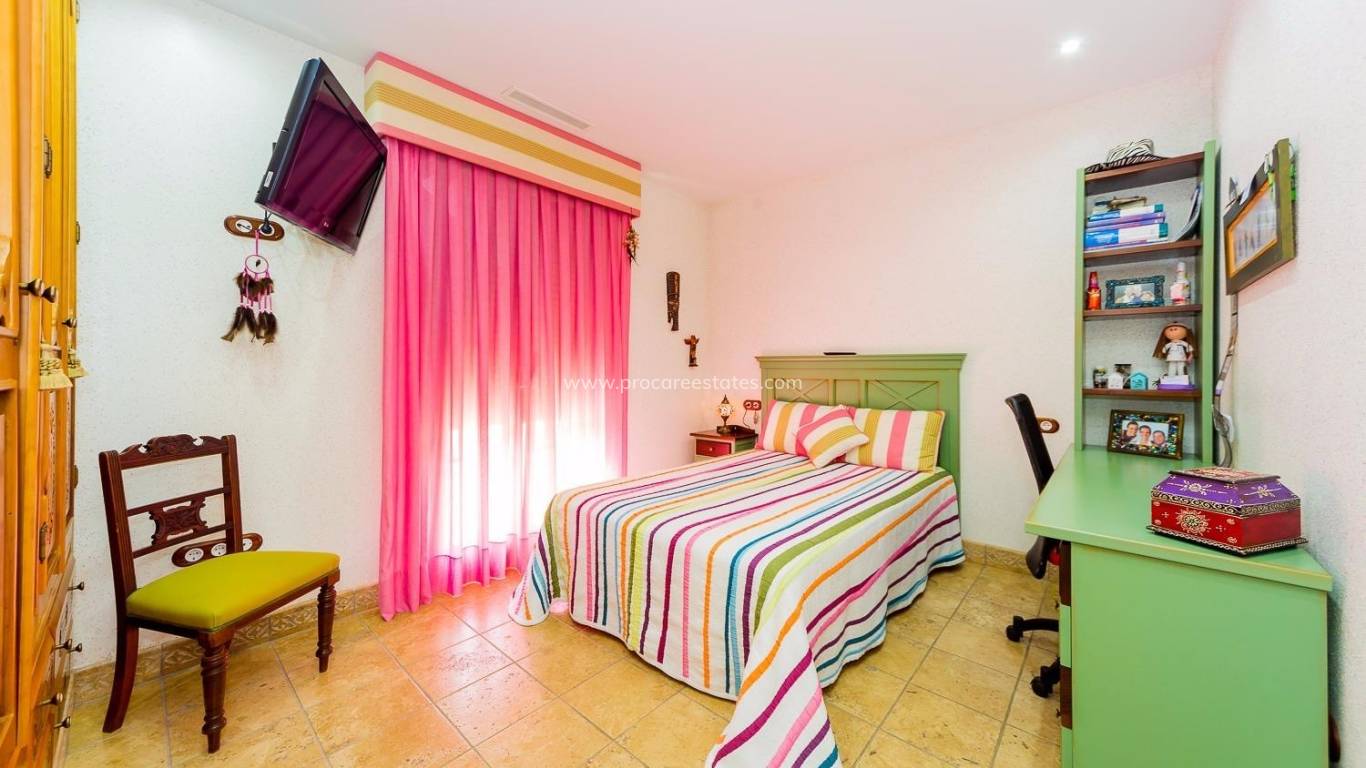 Reventa - Propiedad de campo - Almoradi