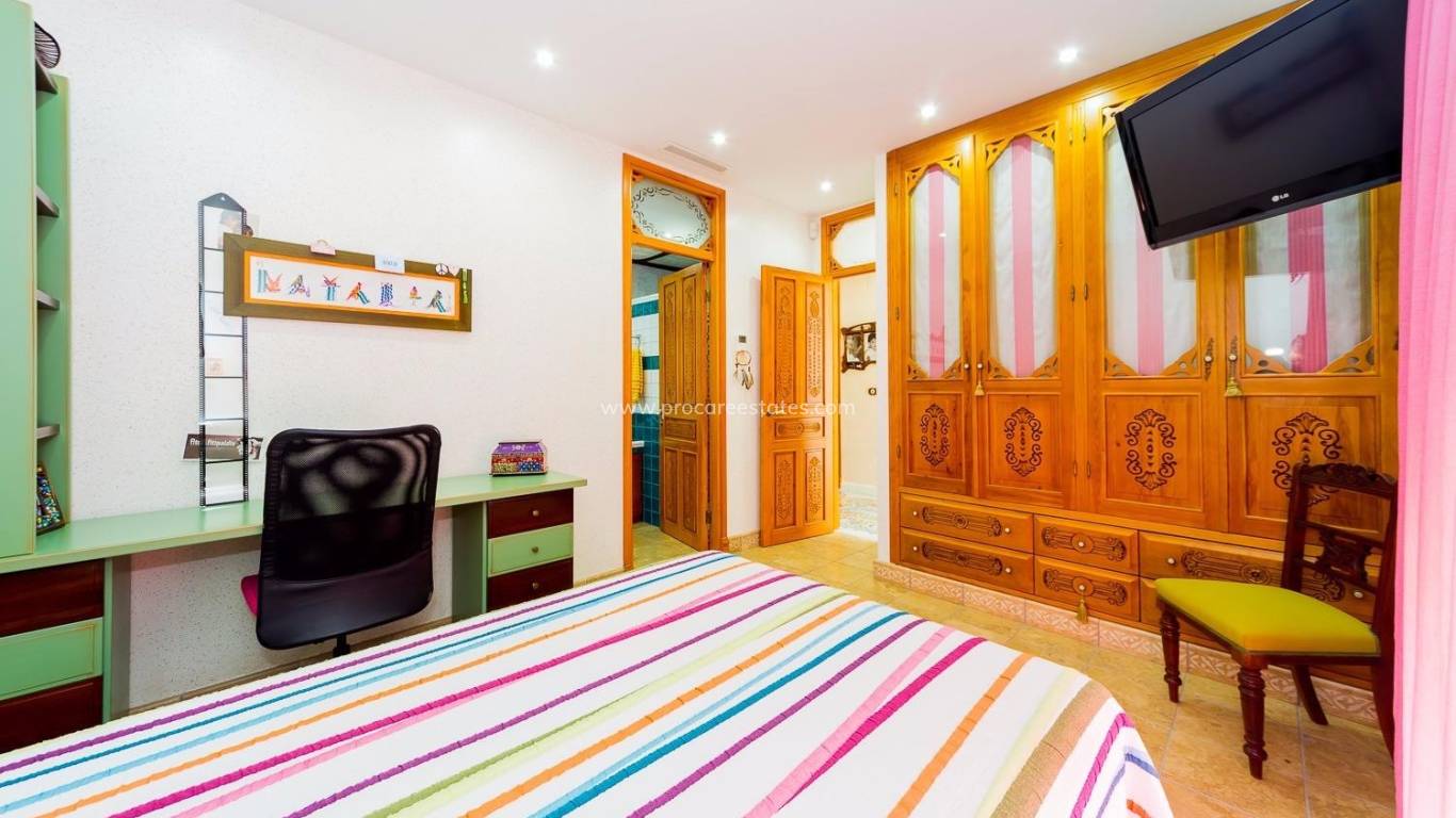 Reventa - Propiedad de campo - Almoradi