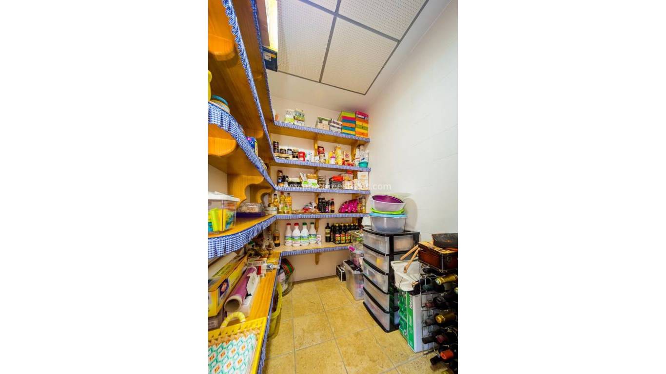 Reventa - Propiedad de campo - Almoradi