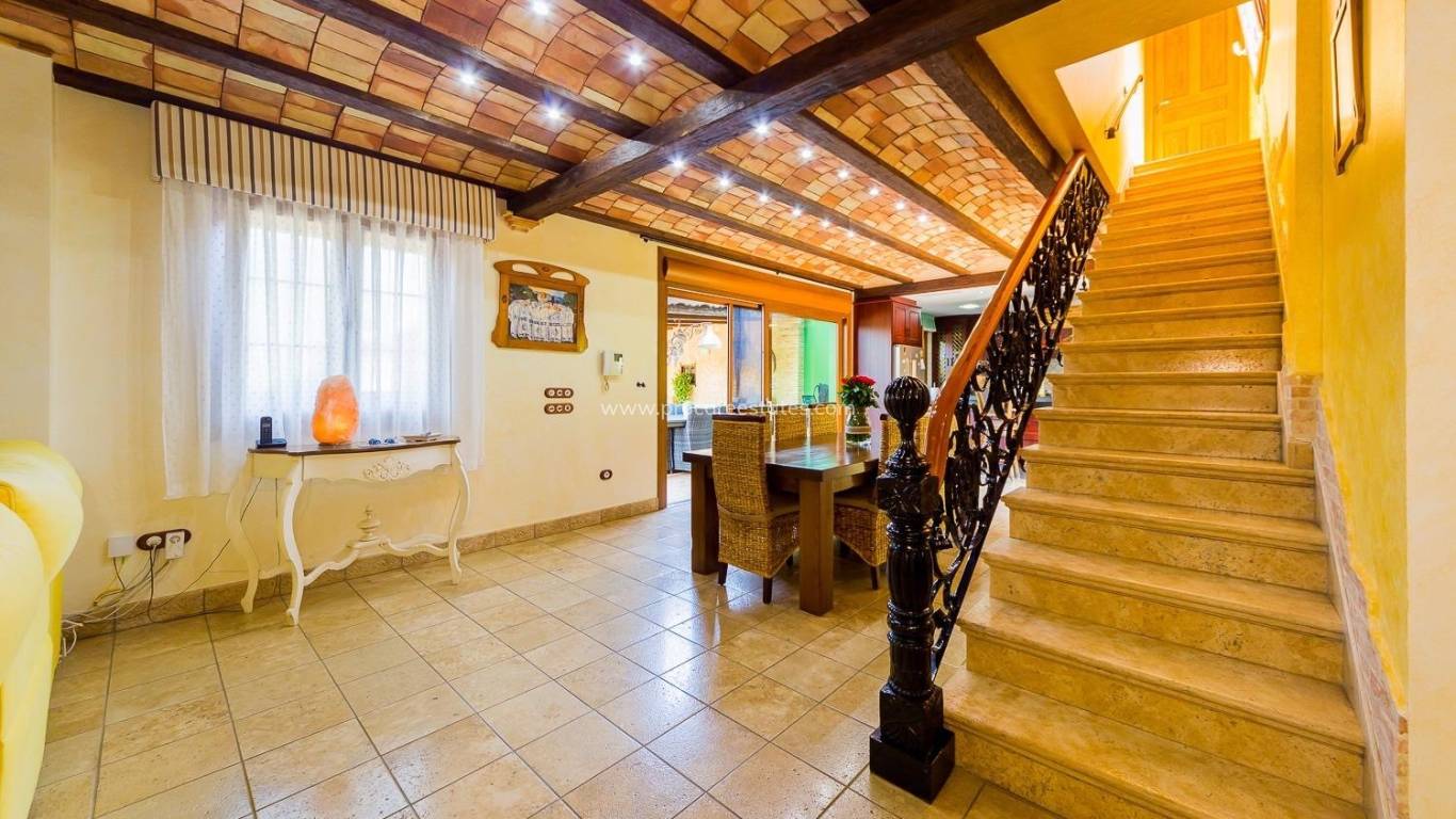 Reventa - Propiedad de campo - Almoradi