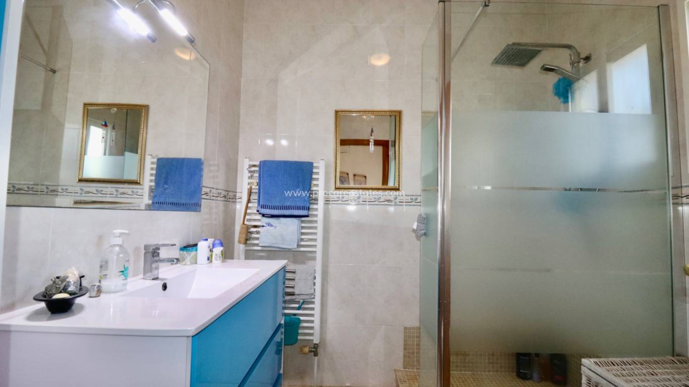 Reventa - Propiedad de campo - Catral