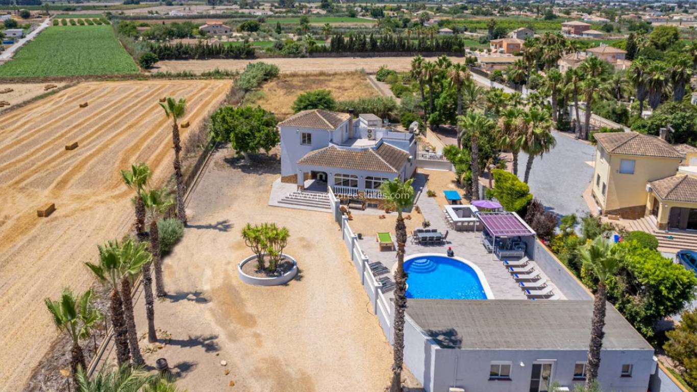 Reventa - Propiedad de campo - Catral