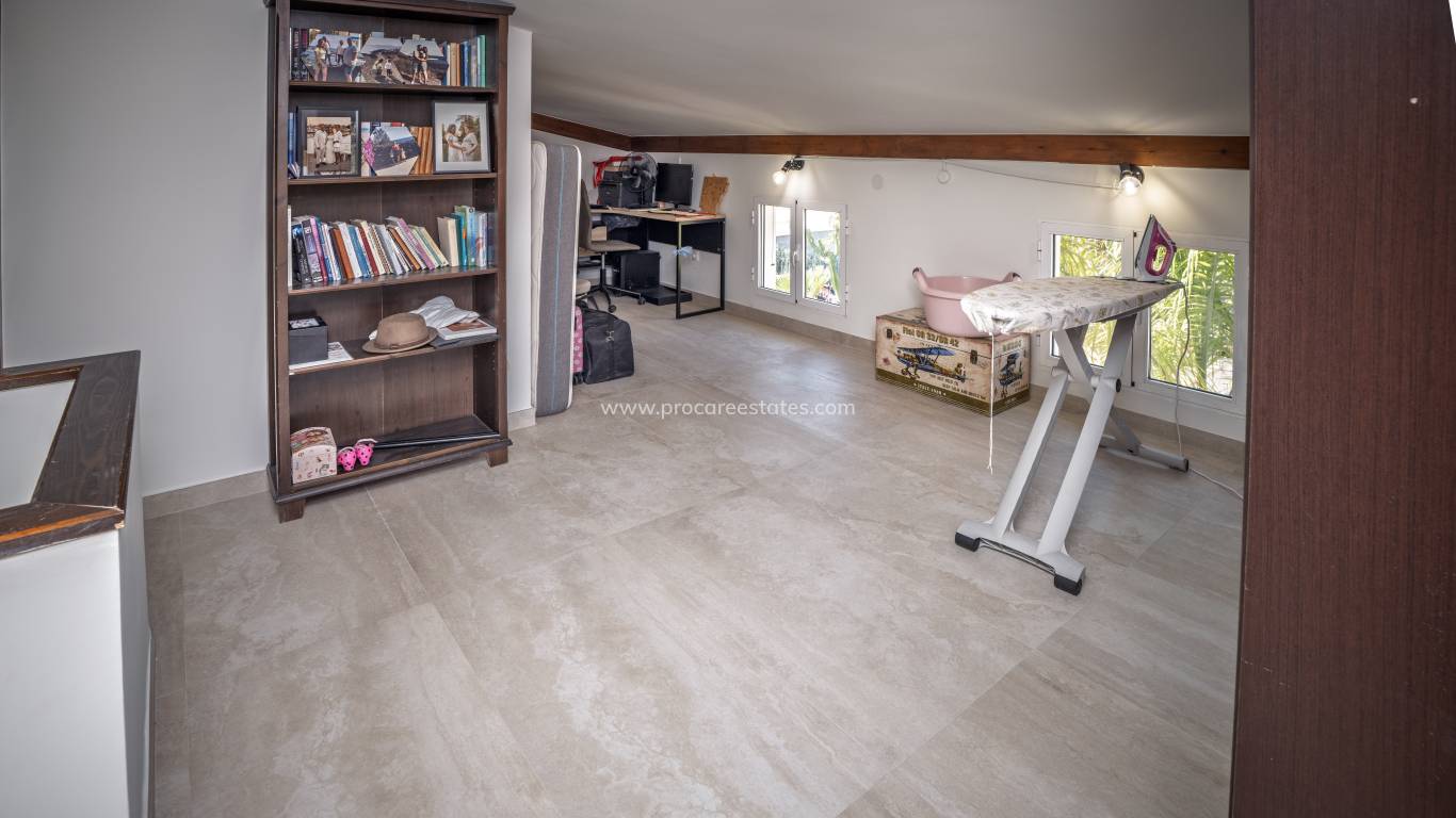 Reventa - Propiedad de campo - Elche - Daimés