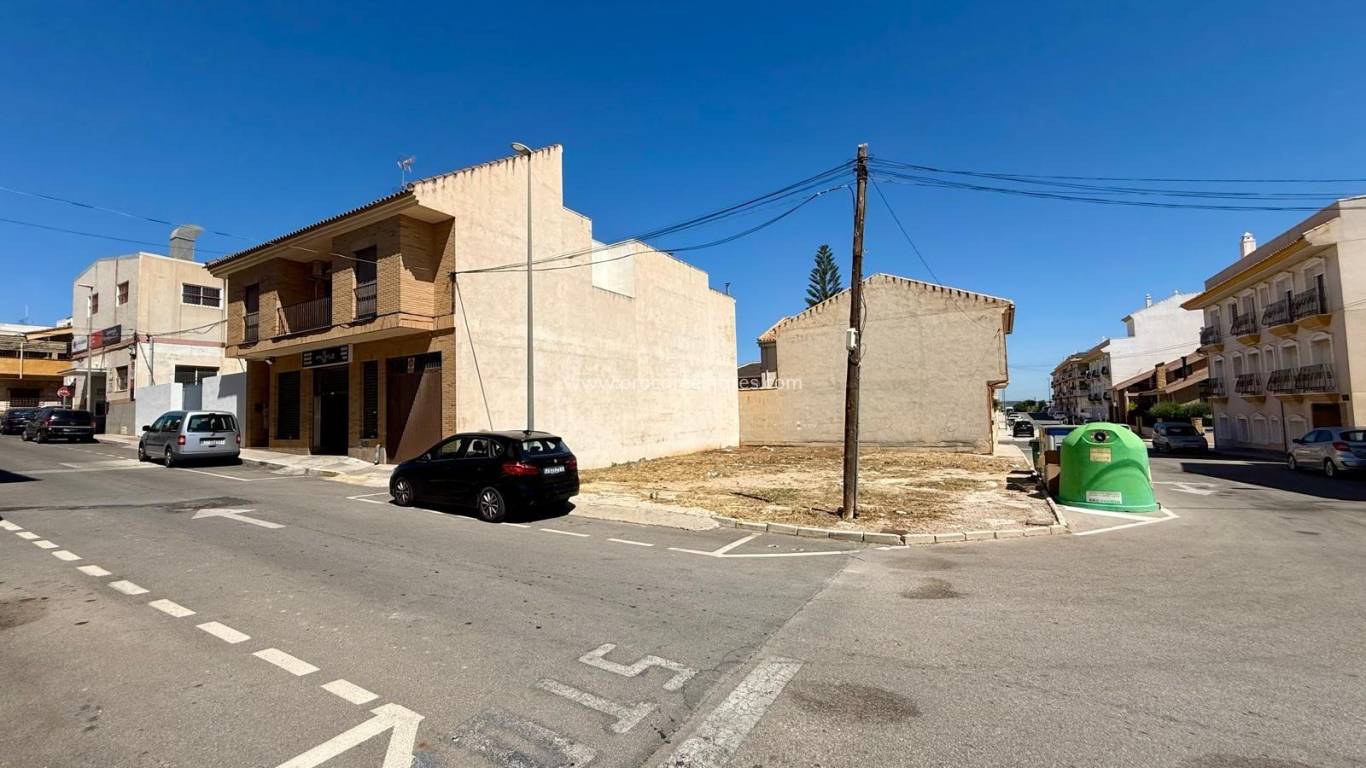 Reventa - Terreno - San Miguel de Salinas - CENTRO URBANO