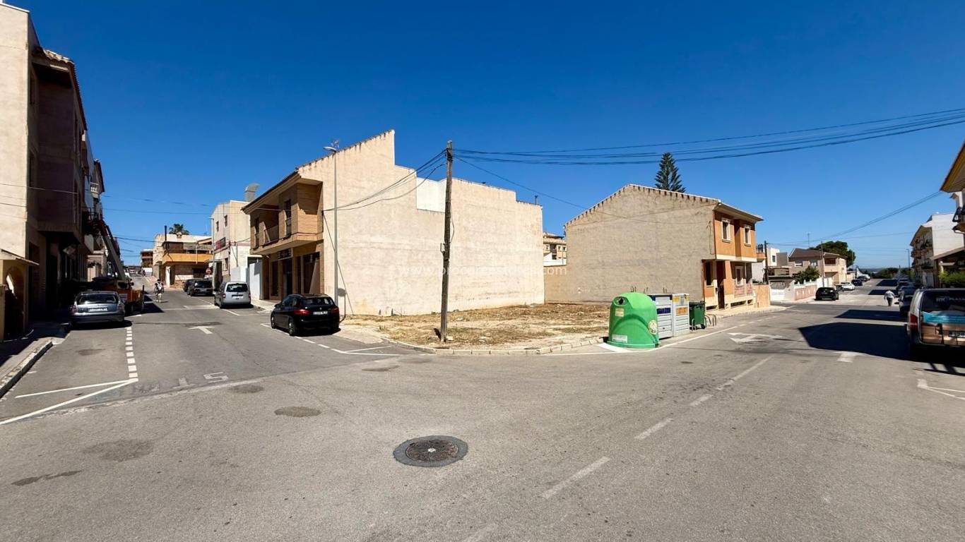 Reventa - Terreno - San Miguel de Salinas - CENTRO URBANO