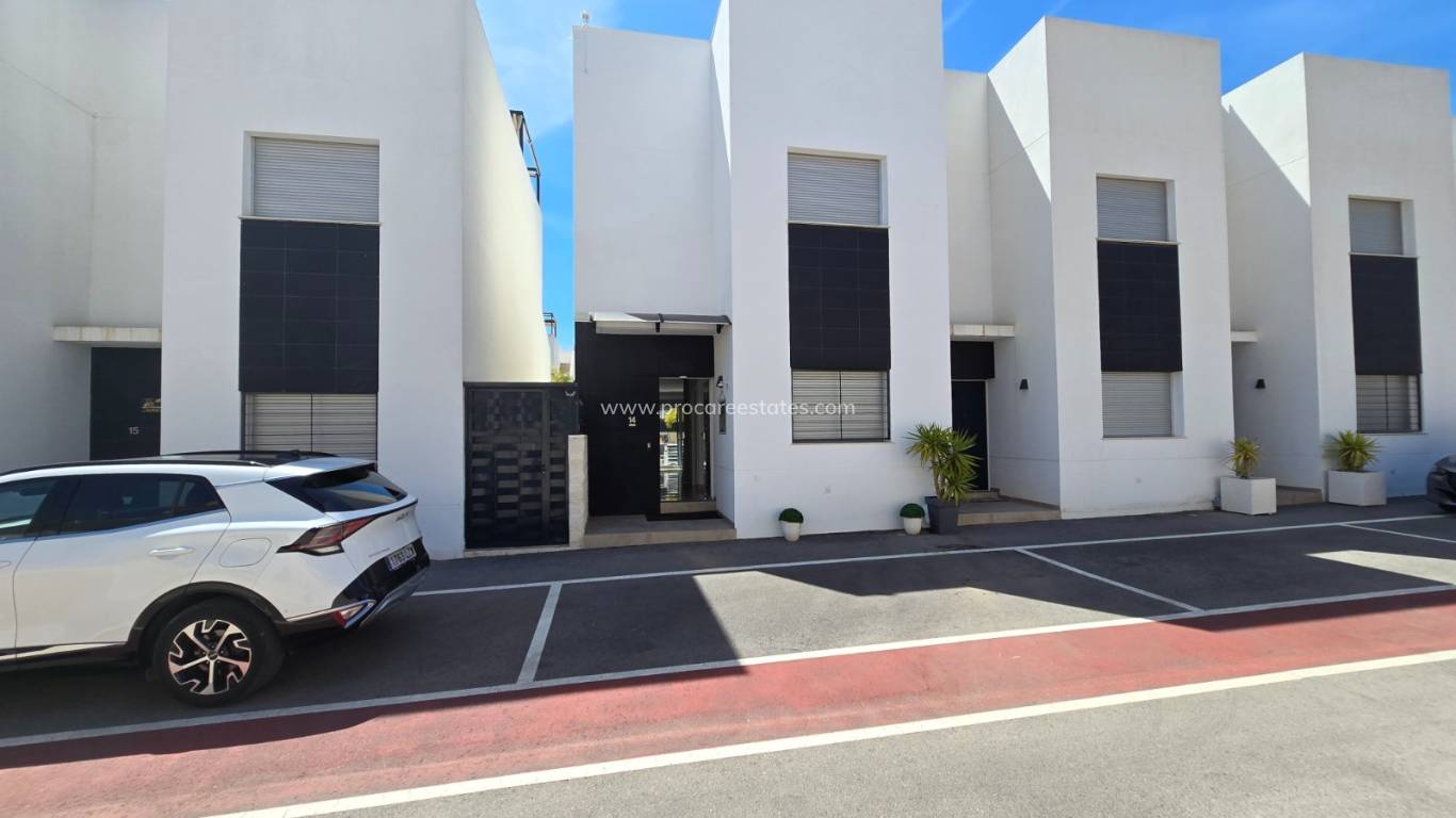 Reventa - Townhouse * - Ciudad Quesada * - Doña Pepa *