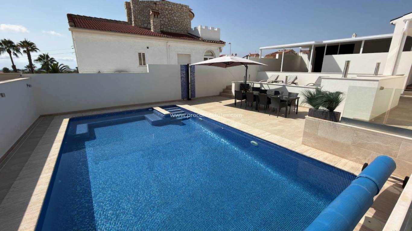 Reventa - Villa - Ciudad Quesada - Central Quesada