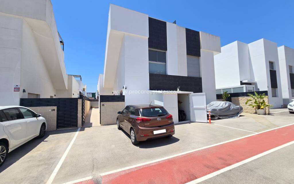 Reventa - Villa * - Ciudad Quesada * - Doña Pepa *