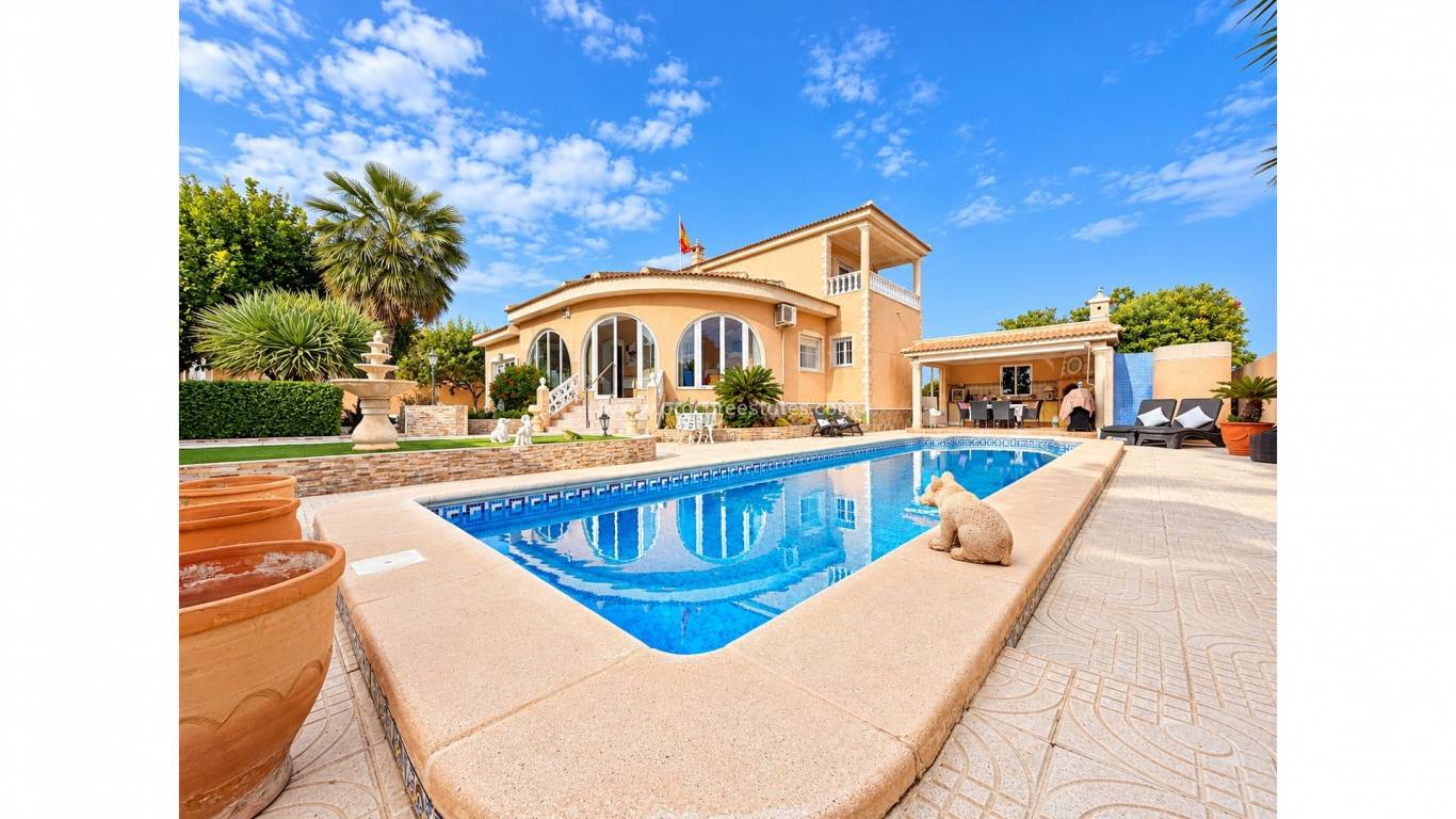 Reventa - Villa - Ciudad Quesada - Doña Pepa