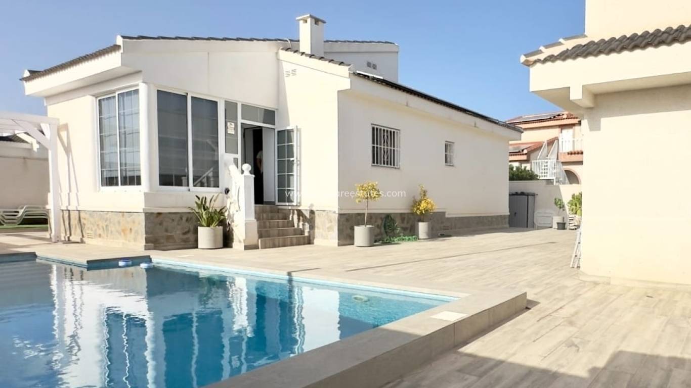 Reventa - Villa - Ciudad Quesada - Lo Pepin