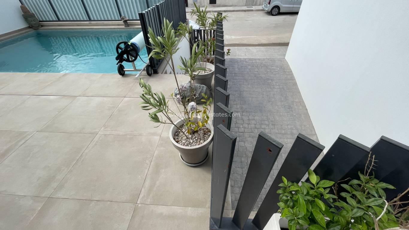 Reventa - Villa - Dolores - ZONA NUEVA