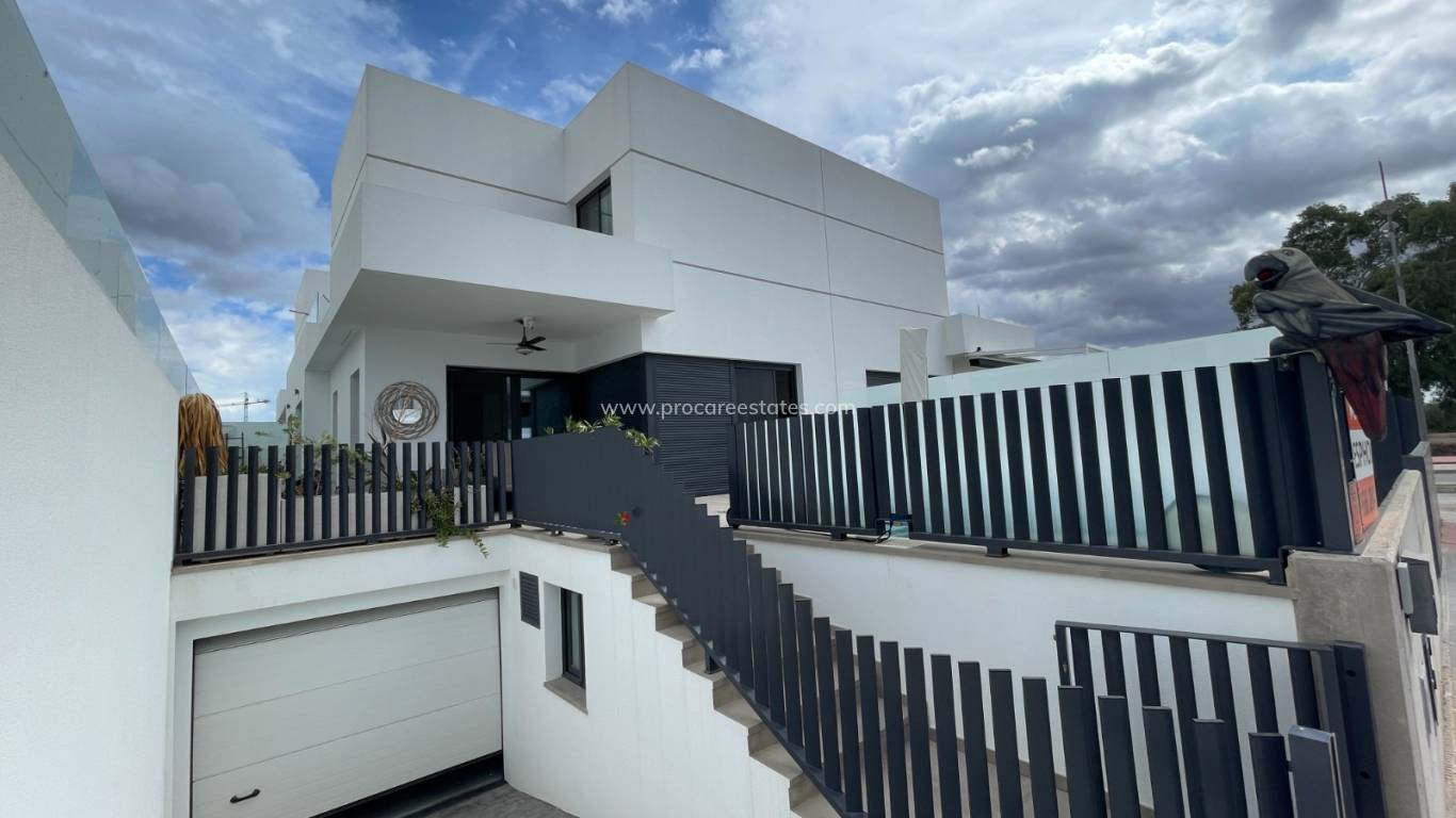 Reventa - Villa - Dolores - ZONA NUEVA