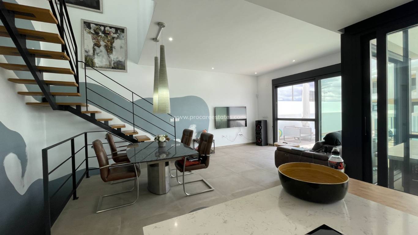 Reventa - Villa - Dolores - ZONA NUEVA