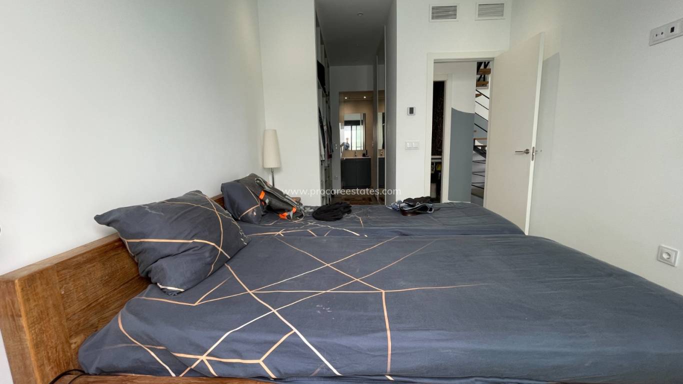 Reventa - Villa - Dolores - ZONA NUEVA