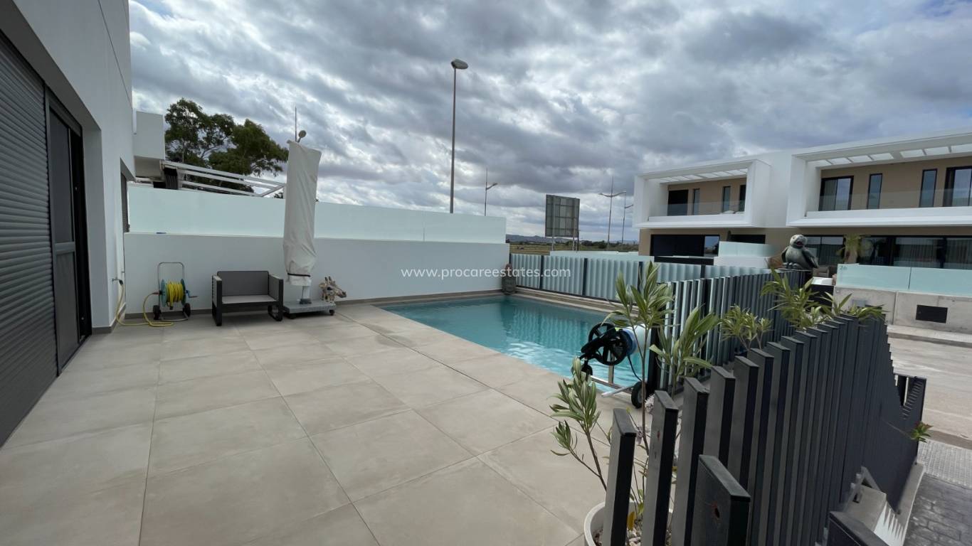 Reventa - Villa - Dolores - ZONA NUEVA