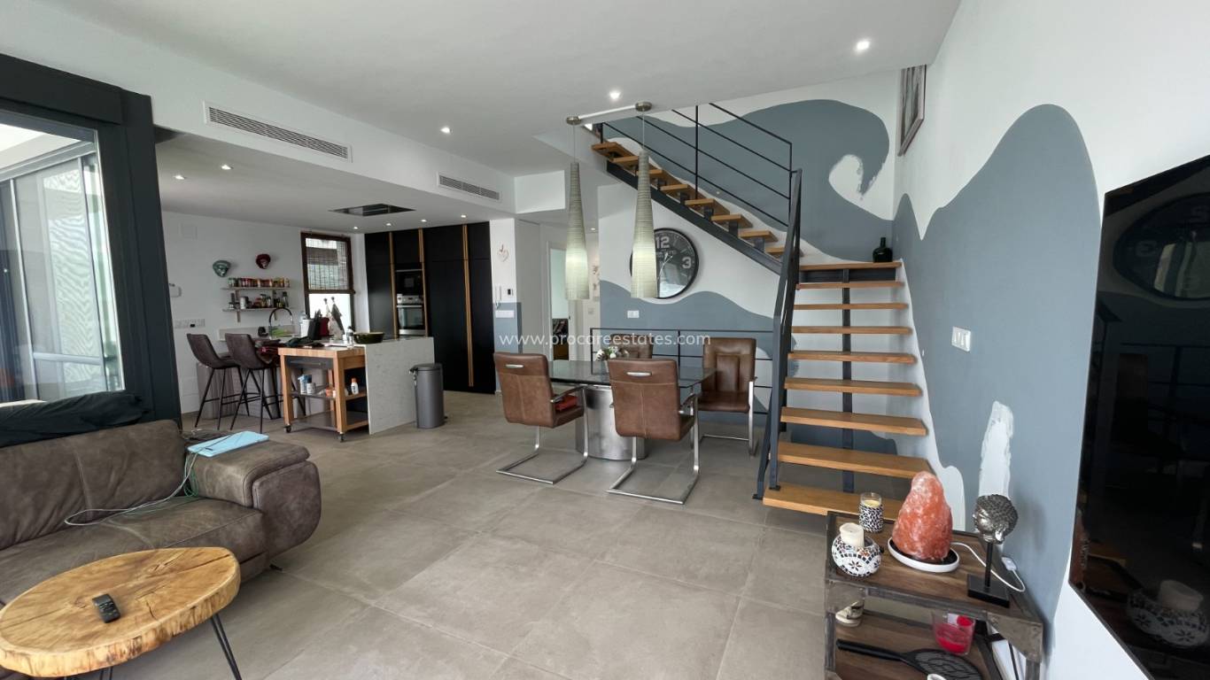 Reventa - Villa - Dolores - ZONA NUEVA