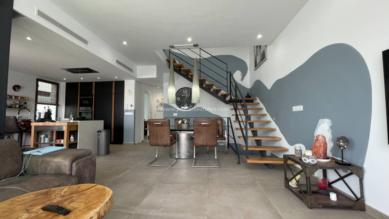 Reventa - Villa - Dolores - ZONA NUEVA