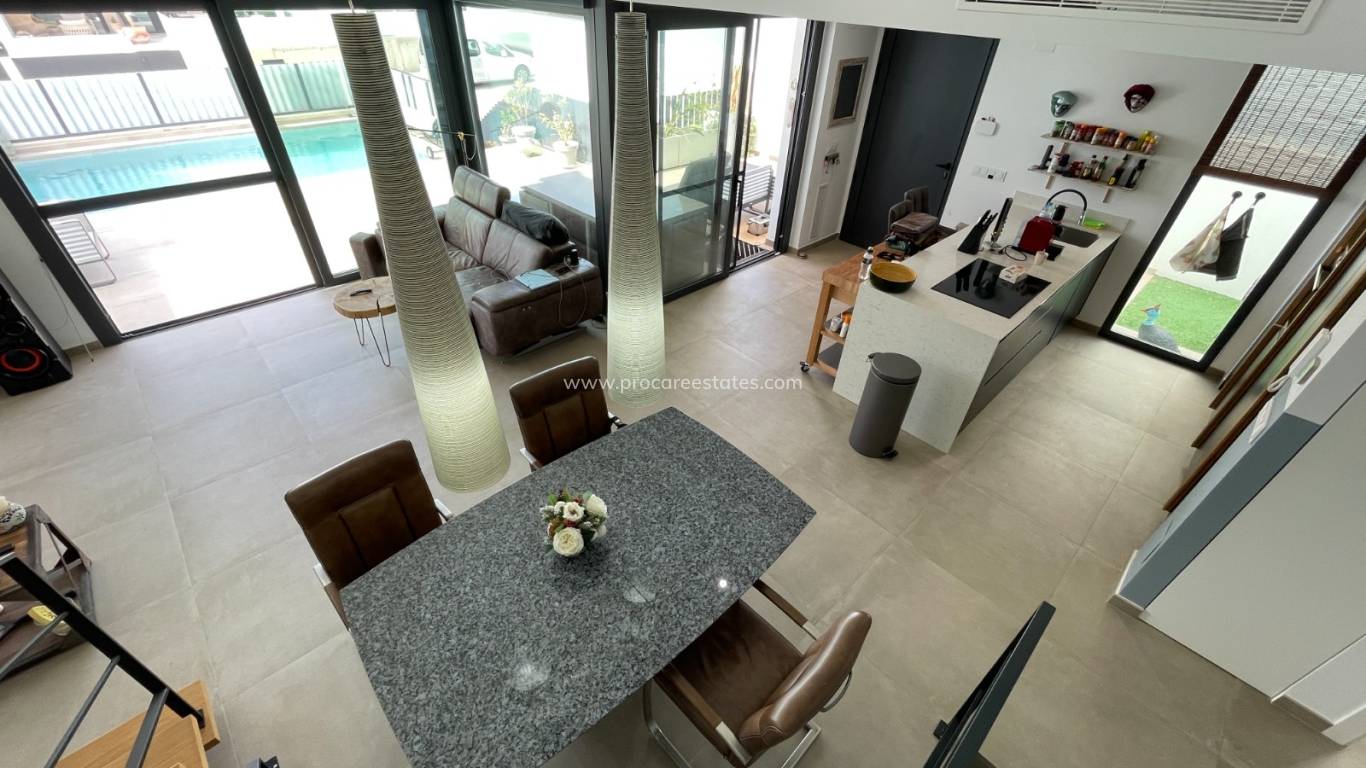 Reventa - Villa - Dolores - ZONA NUEVA