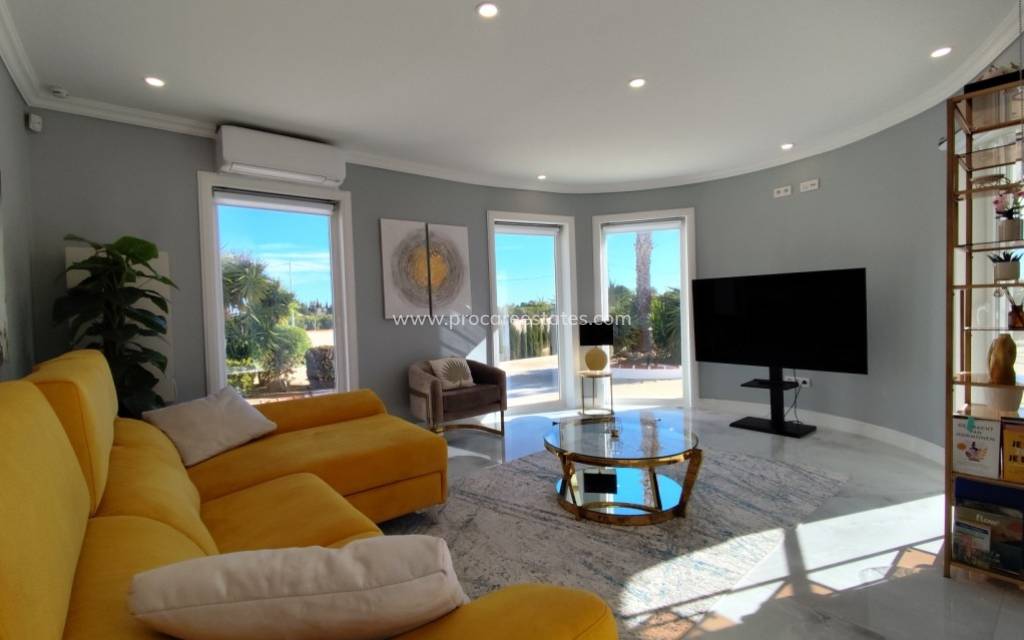 Reventa - Villa - El Mudamiento