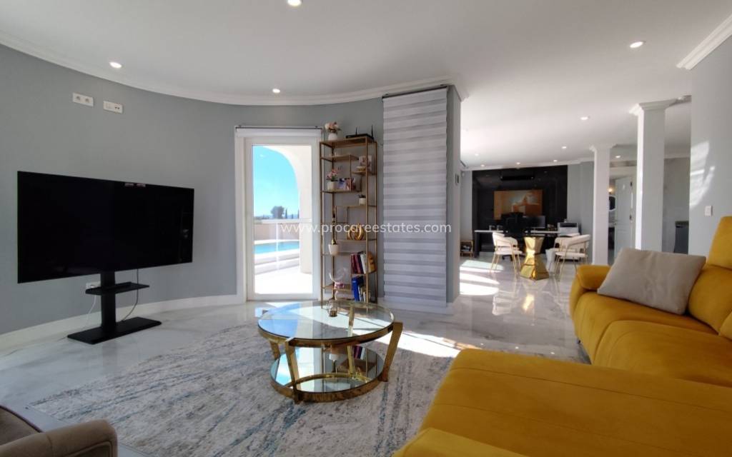 Reventa - Villa - El Mudamiento