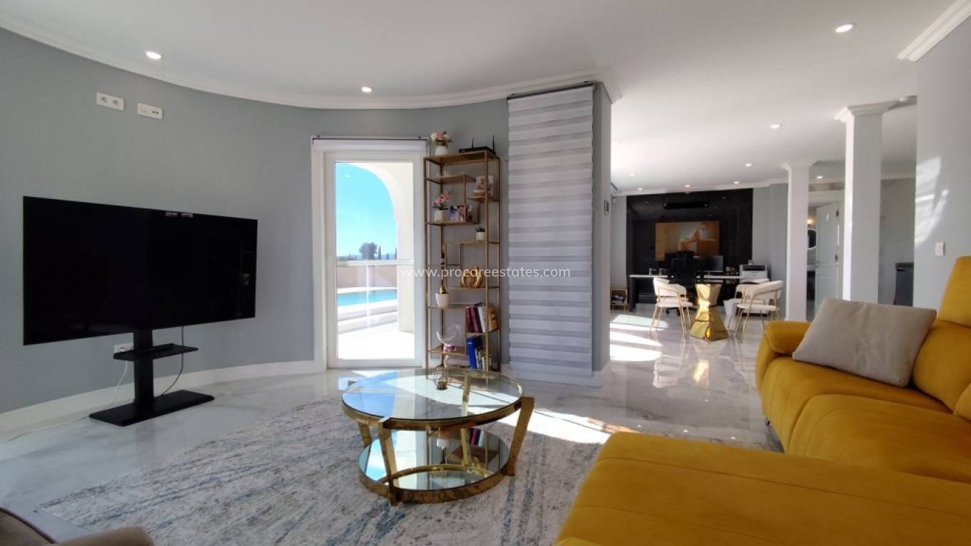 Reventa - Villa - El Mudamiento