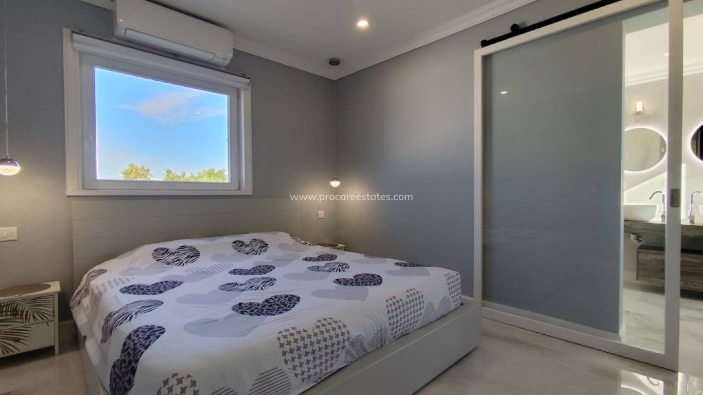 Reventa - Villa - El Mudamiento