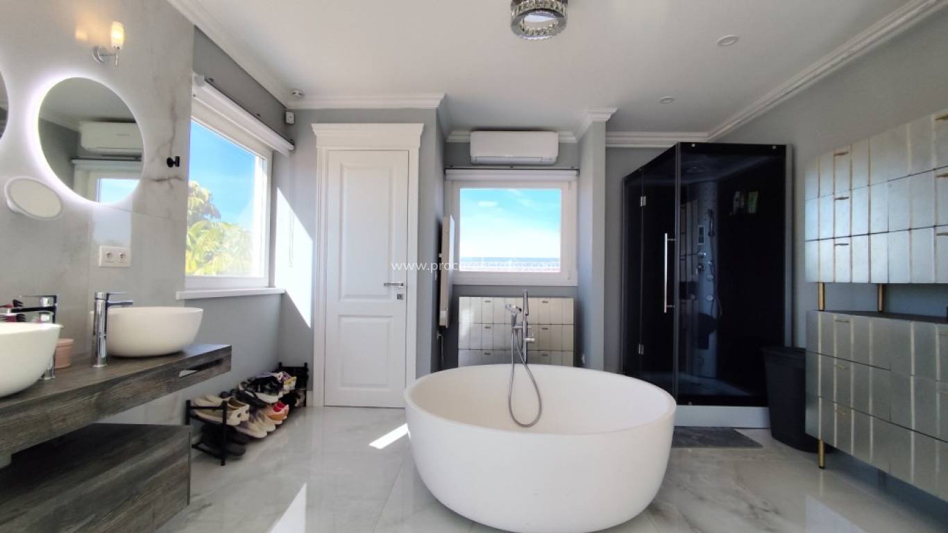 Reventa - Villa - El Mudamiento