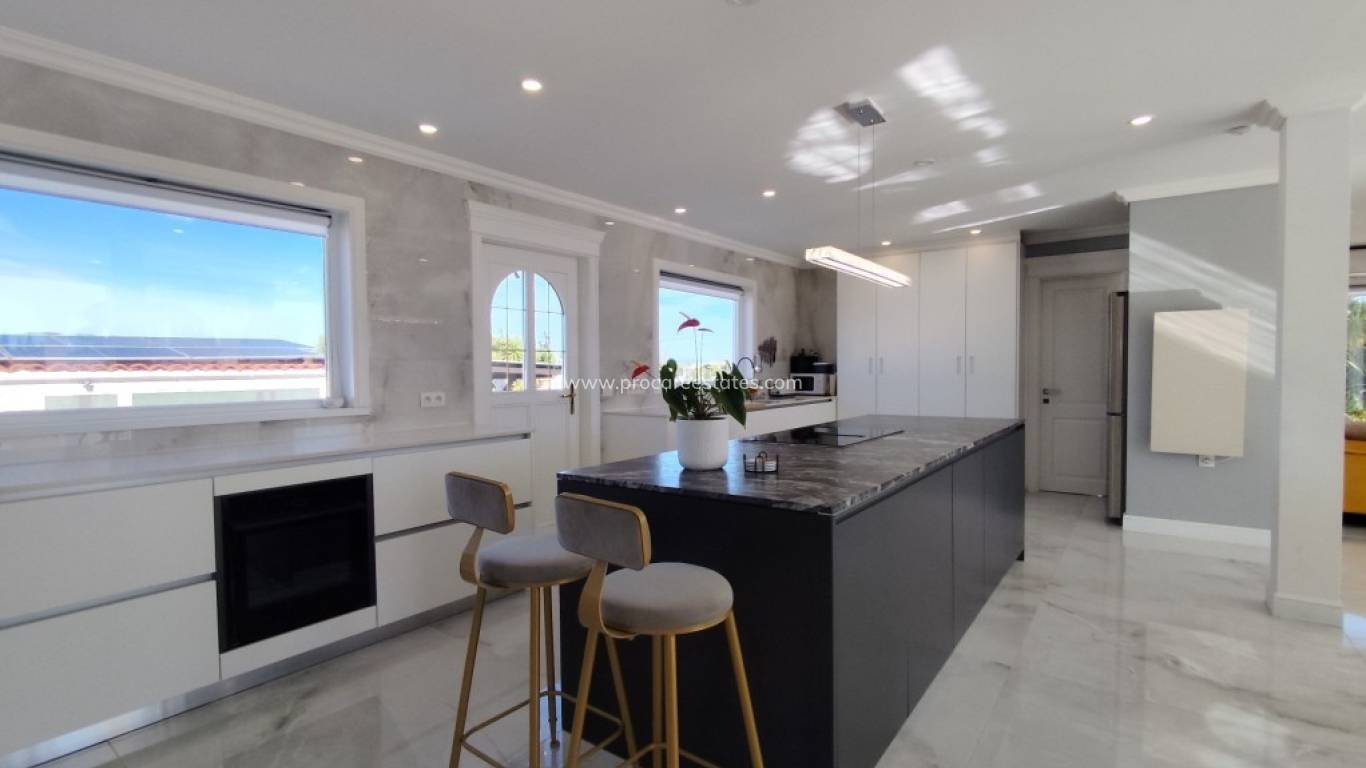 Reventa - Villa - El Mudamiento