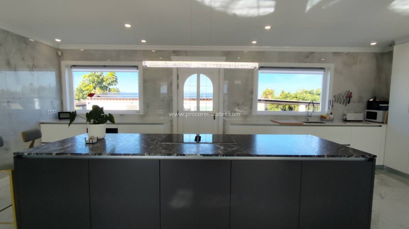 Reventa - Villa - El Mudamiento