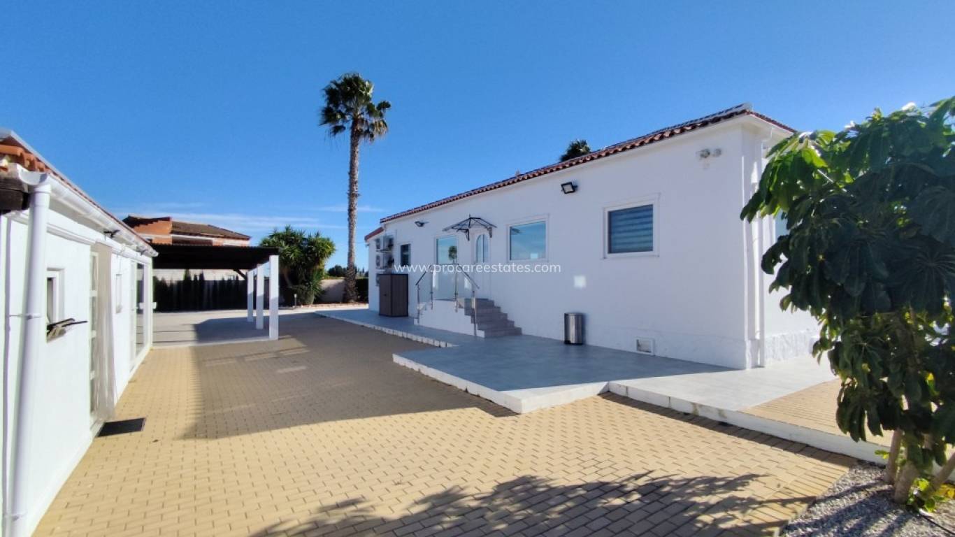 Reventa - Villa - El Mudamiento