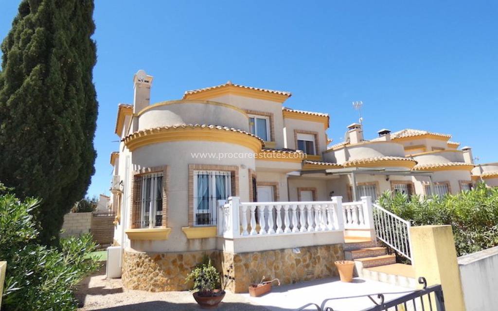 Reventa - Villa - Los Montesinos - La Herada