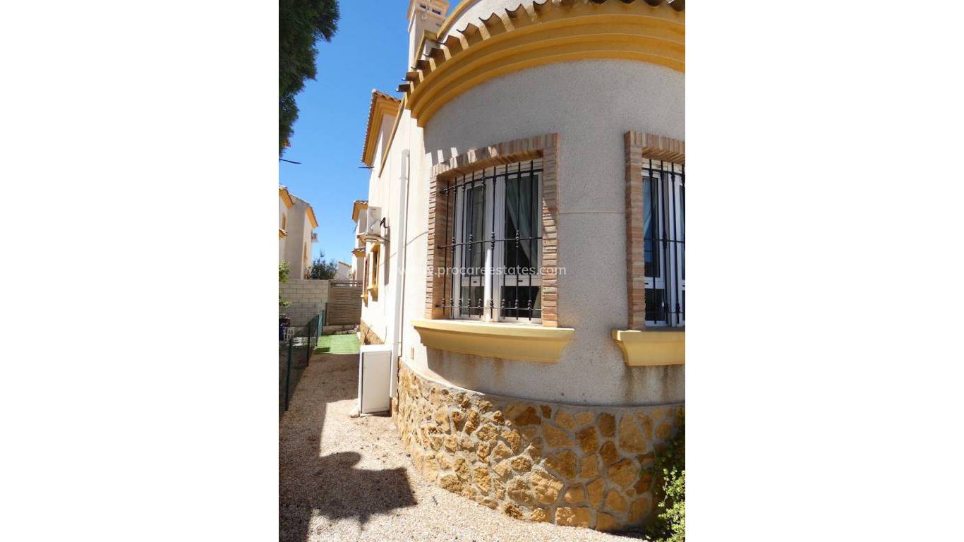 Reventa - Villa - Los Montesinos - La Herada