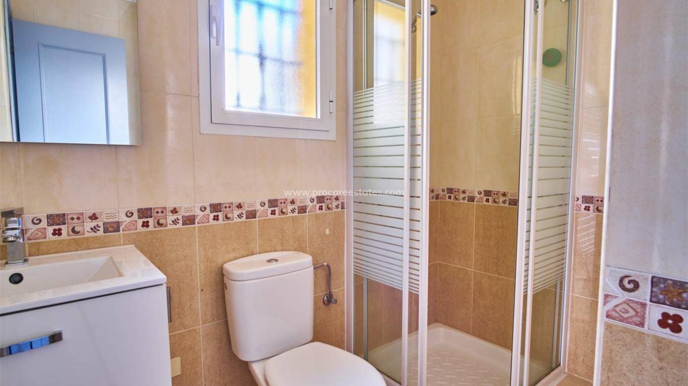 Reventa - Villa - Los Montesinos - La Herada