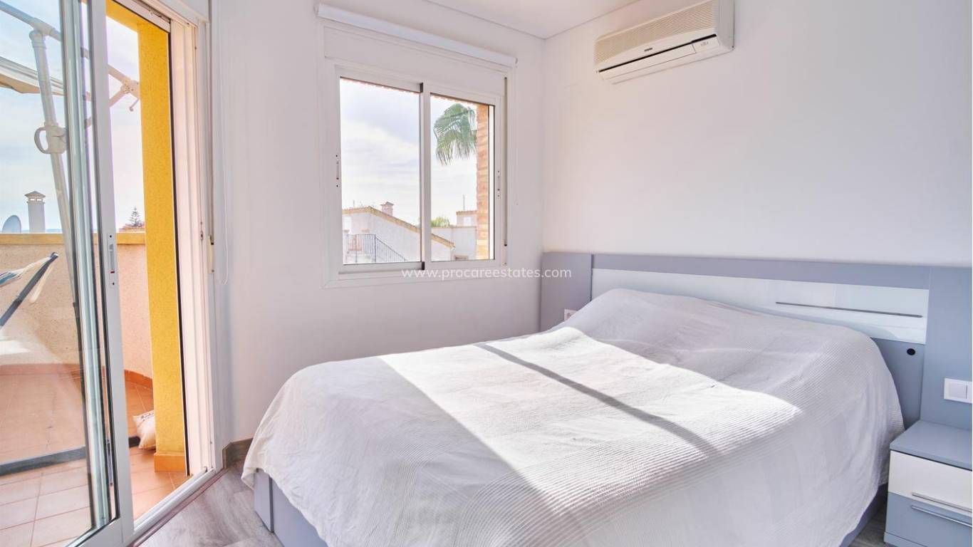 Reventa - Villa - Los Montesinos - La Herada